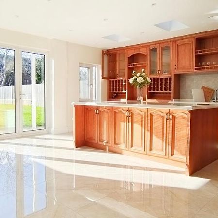 Marigold Villa Harrow Buitenkant foto